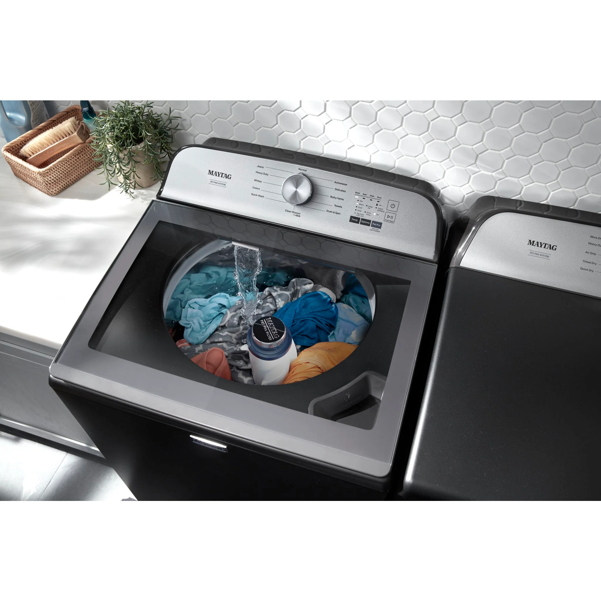 Maytag Pet Pro Top Load Washer - 5.4 cu.ft. - Volcano Black (MVW6500MBK) - Image 13