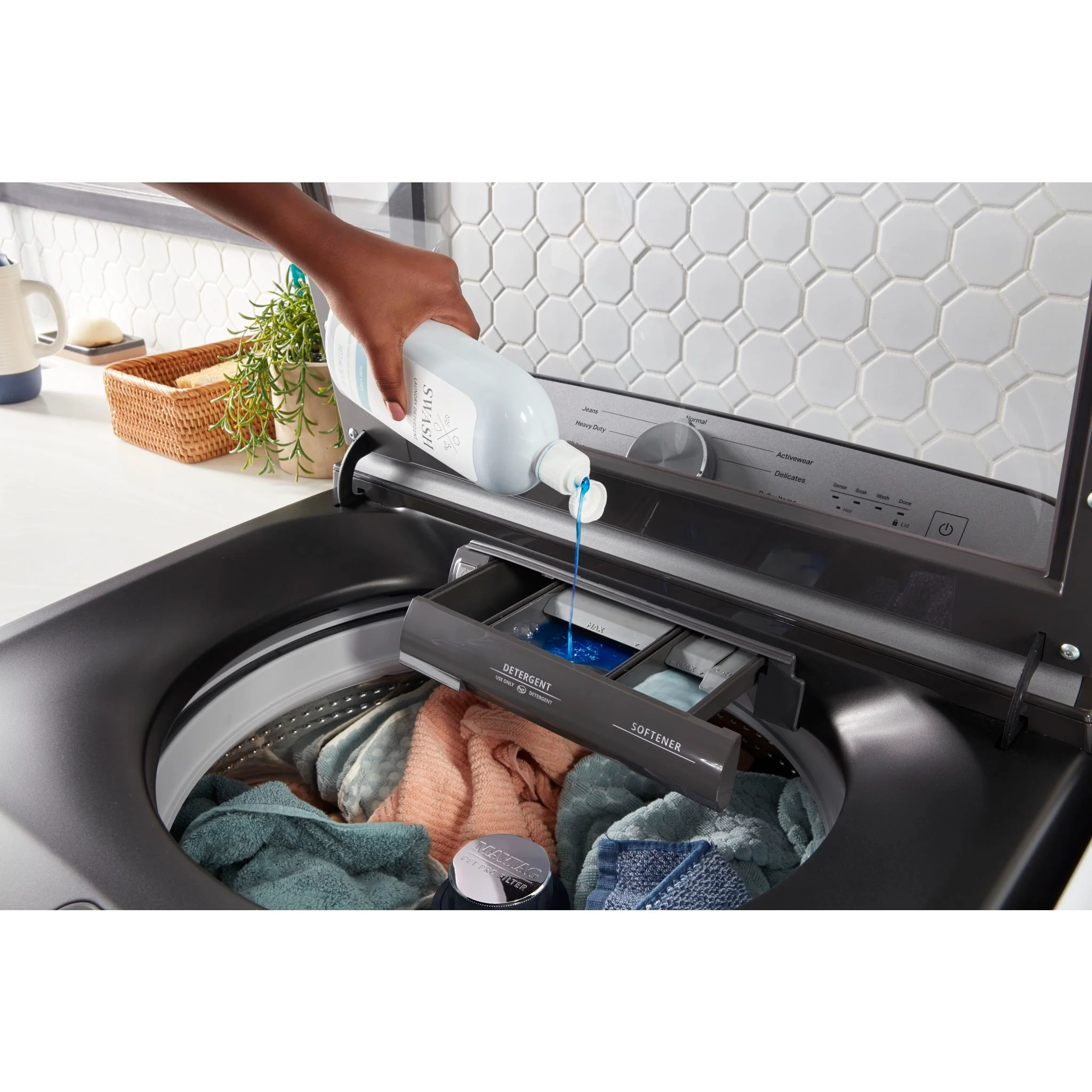 Maytag Pet Pro Top Load Washer - 5.4 cu.ft. - Volcano Black (MVW6500MBK) - Image 15