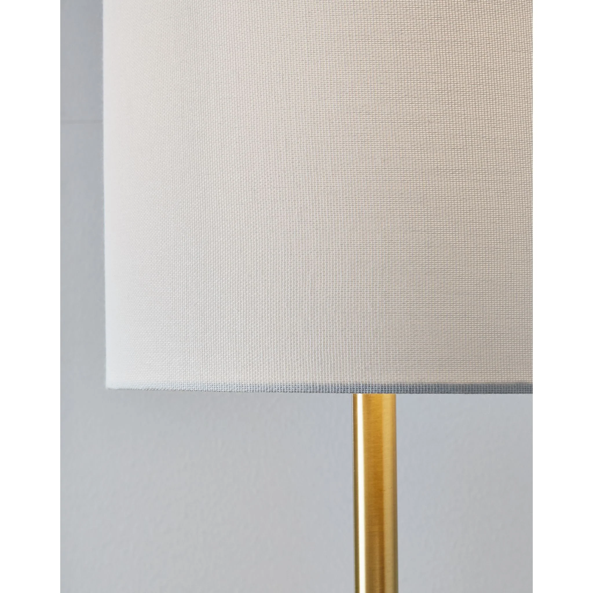 Maywick Table Lamp 31.38" - Image 3