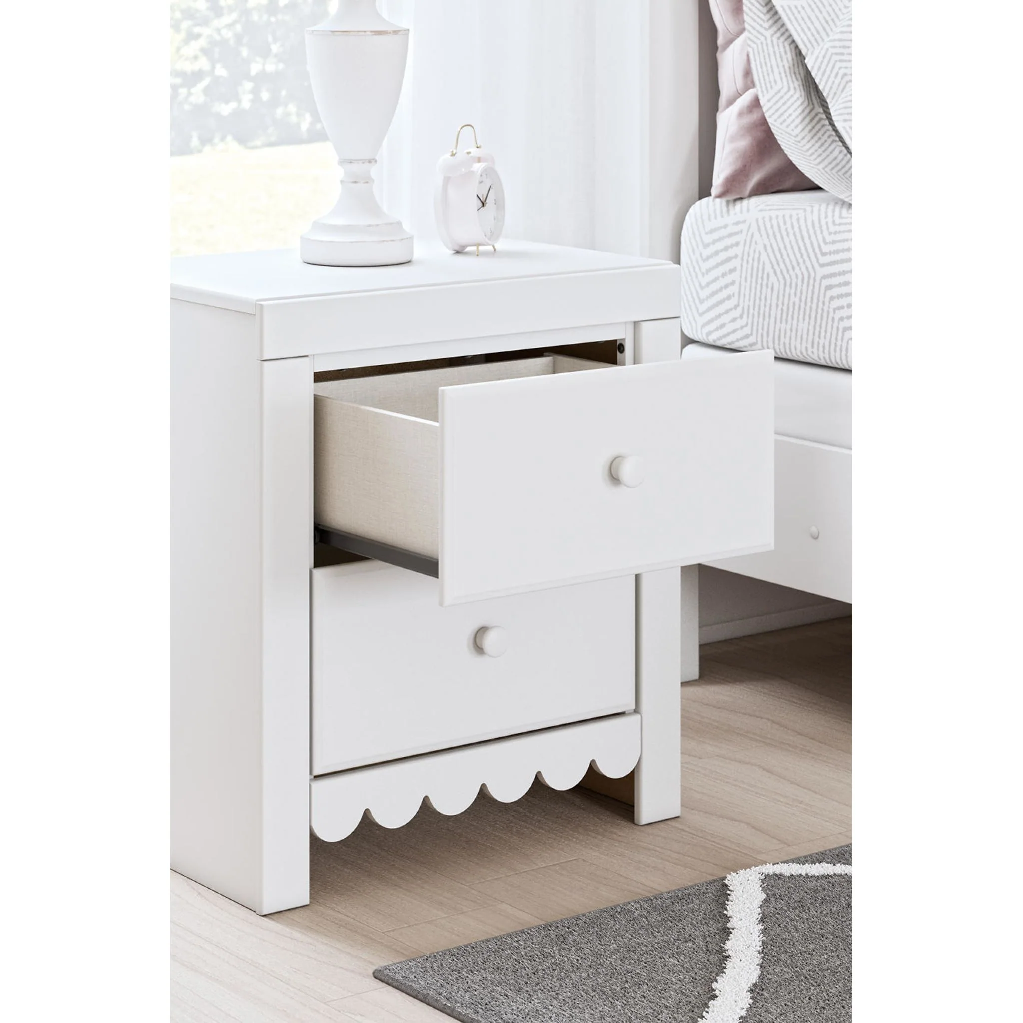 Mollviney 6 Piece Storage Bedroom - White - Image 41