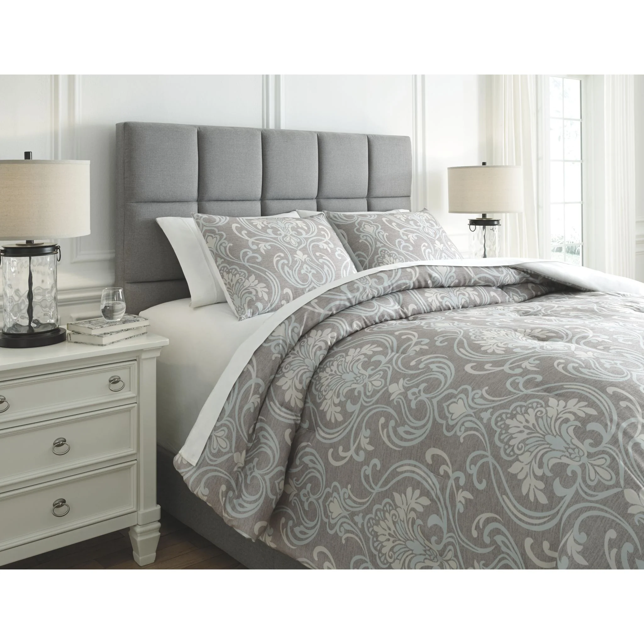 Noel Queen Comforter Set - Queen - Image 3