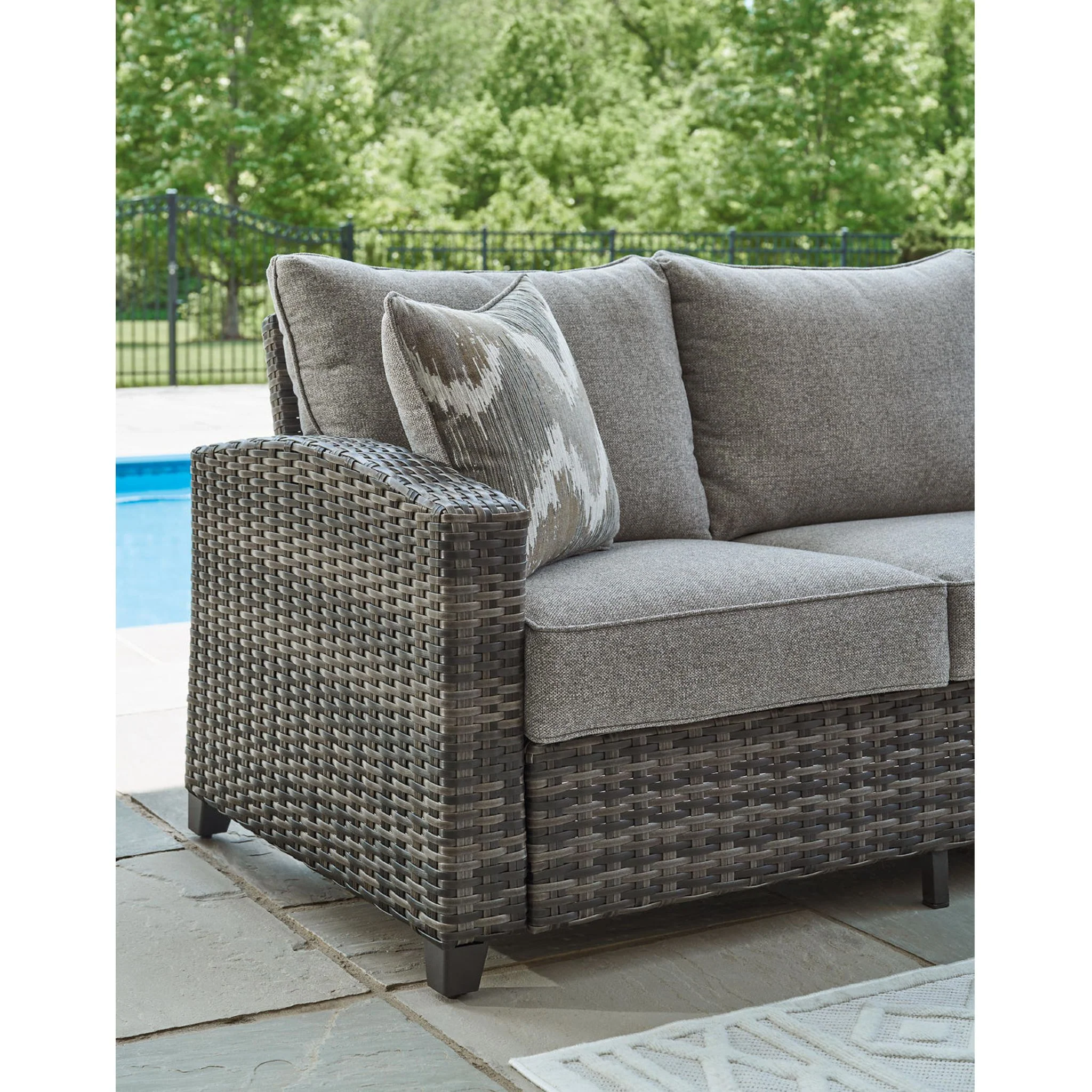 Oasis Court 4 Piece Outdoor Seating - Gray - Image 6