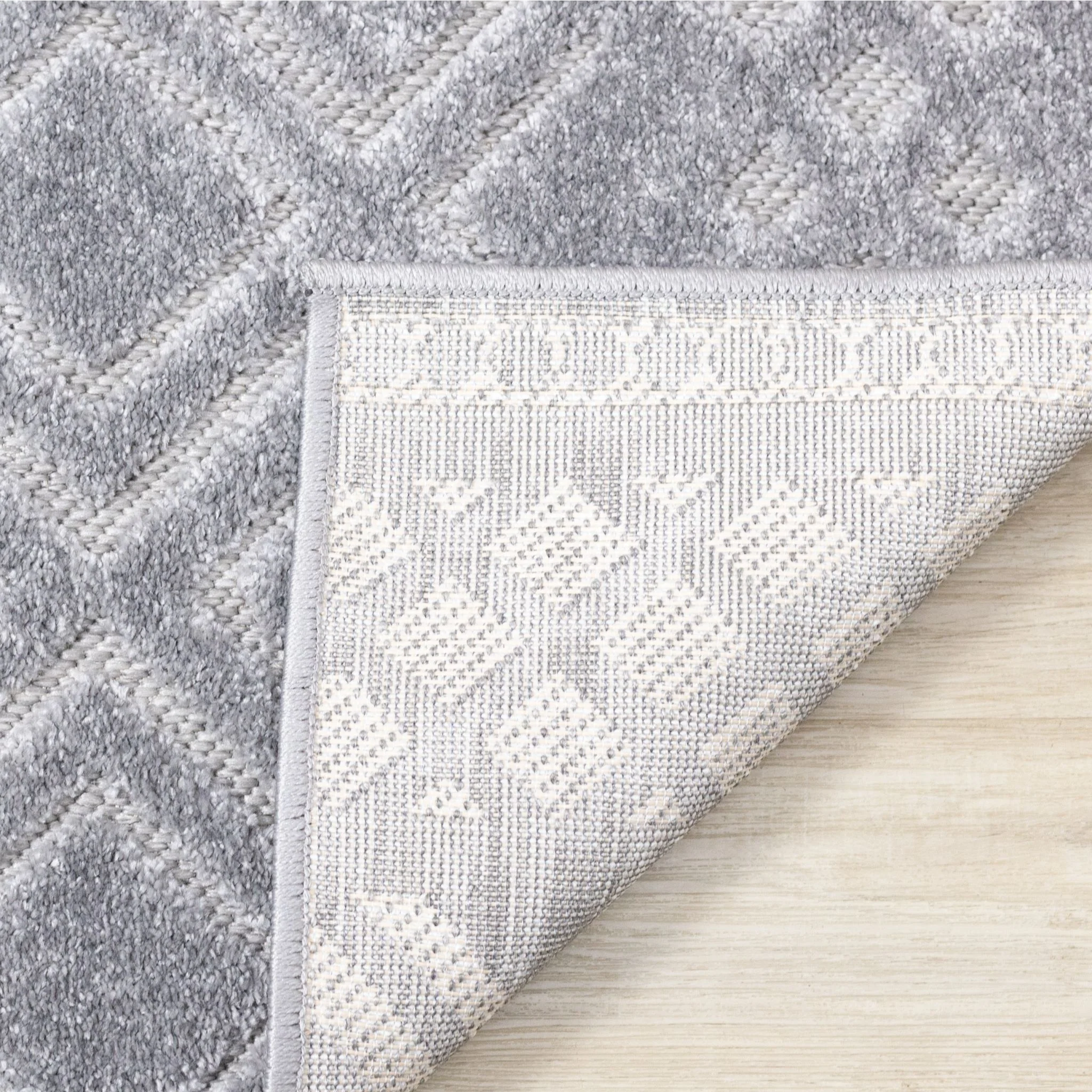 Oskar Area Rug - Image 2