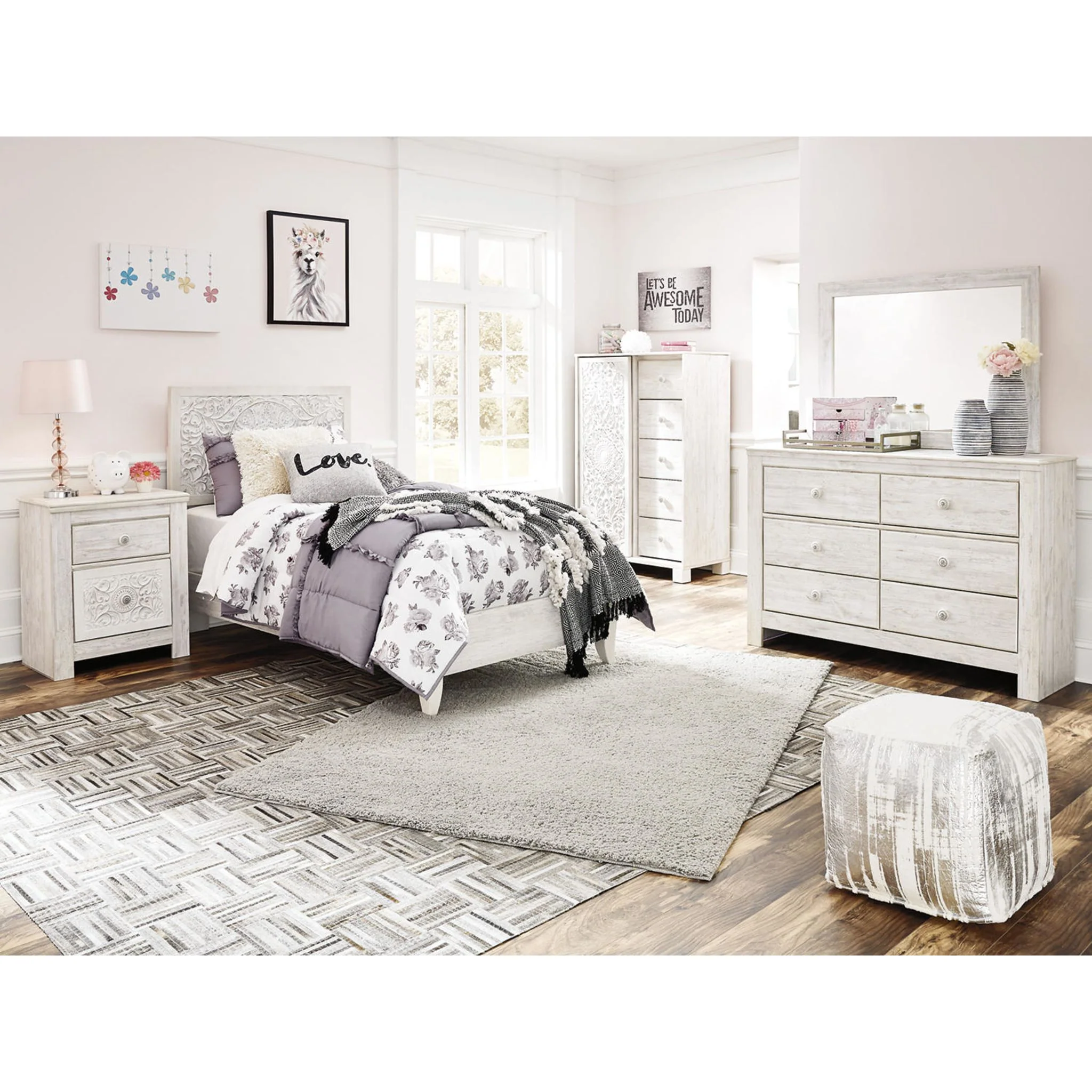 Paxberry Dresser and Mirror - Whitewash - Image 9