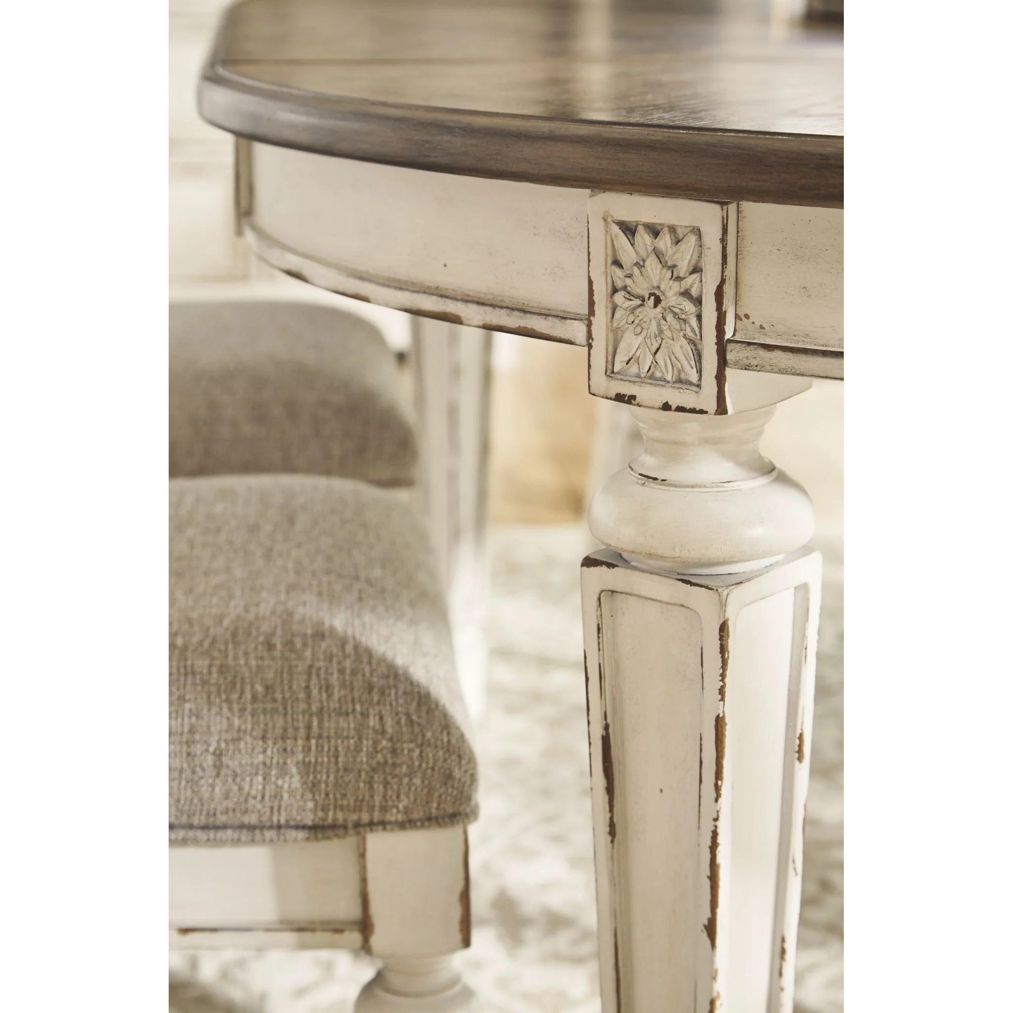Realyn Dining Set - Image 6