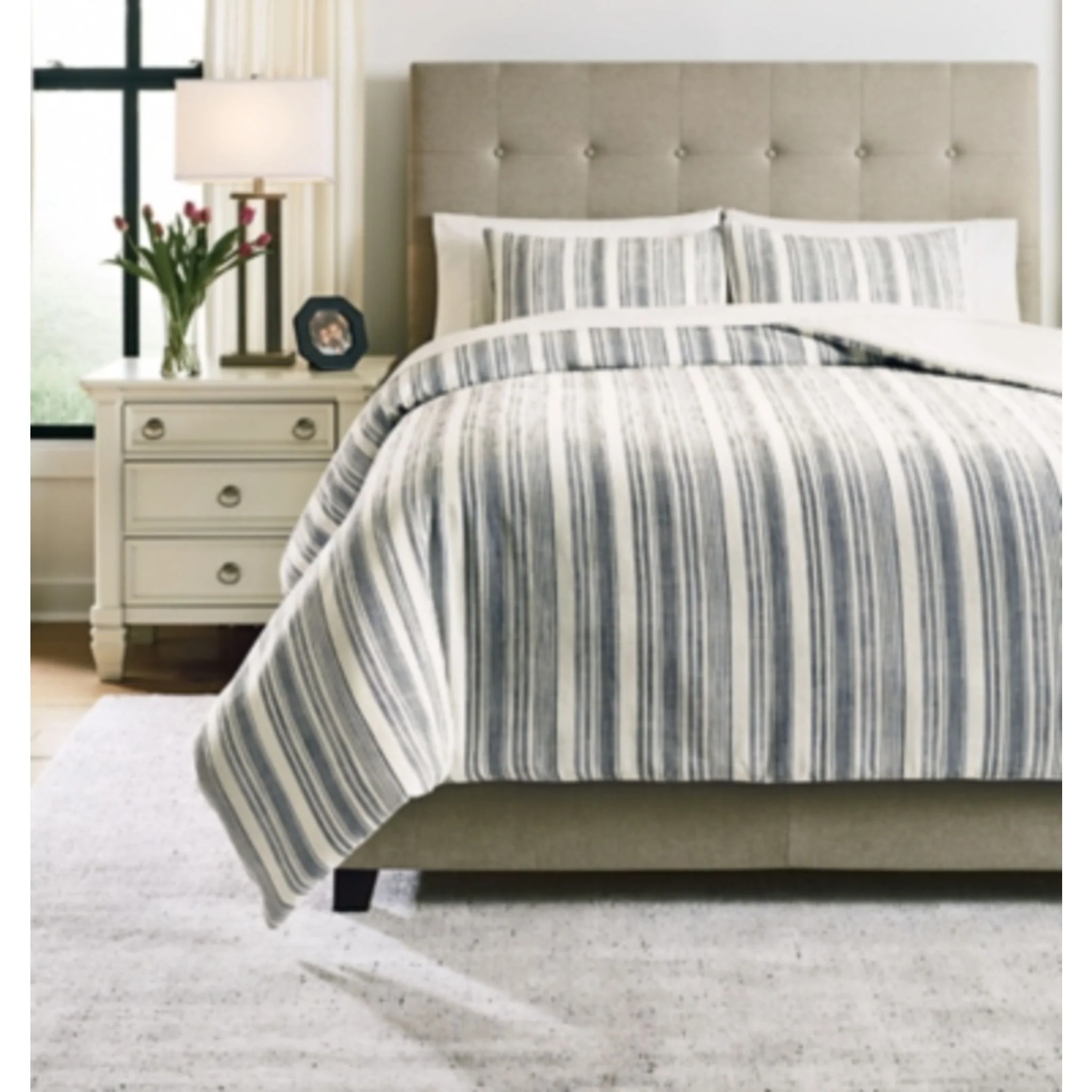 Reidler Queen Comforter Set - Queen - Image 2
