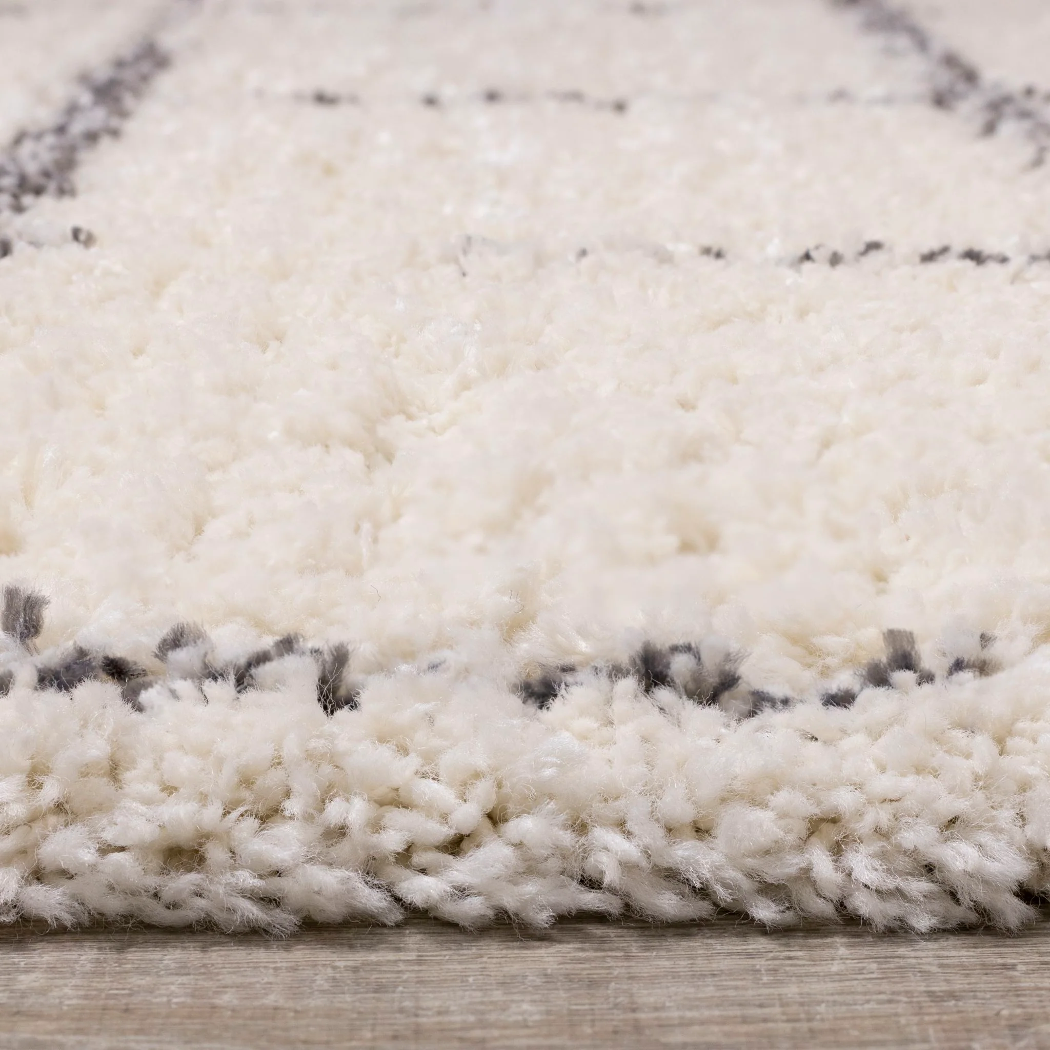 Rondo Area Rug - 5'x8' - Image 6