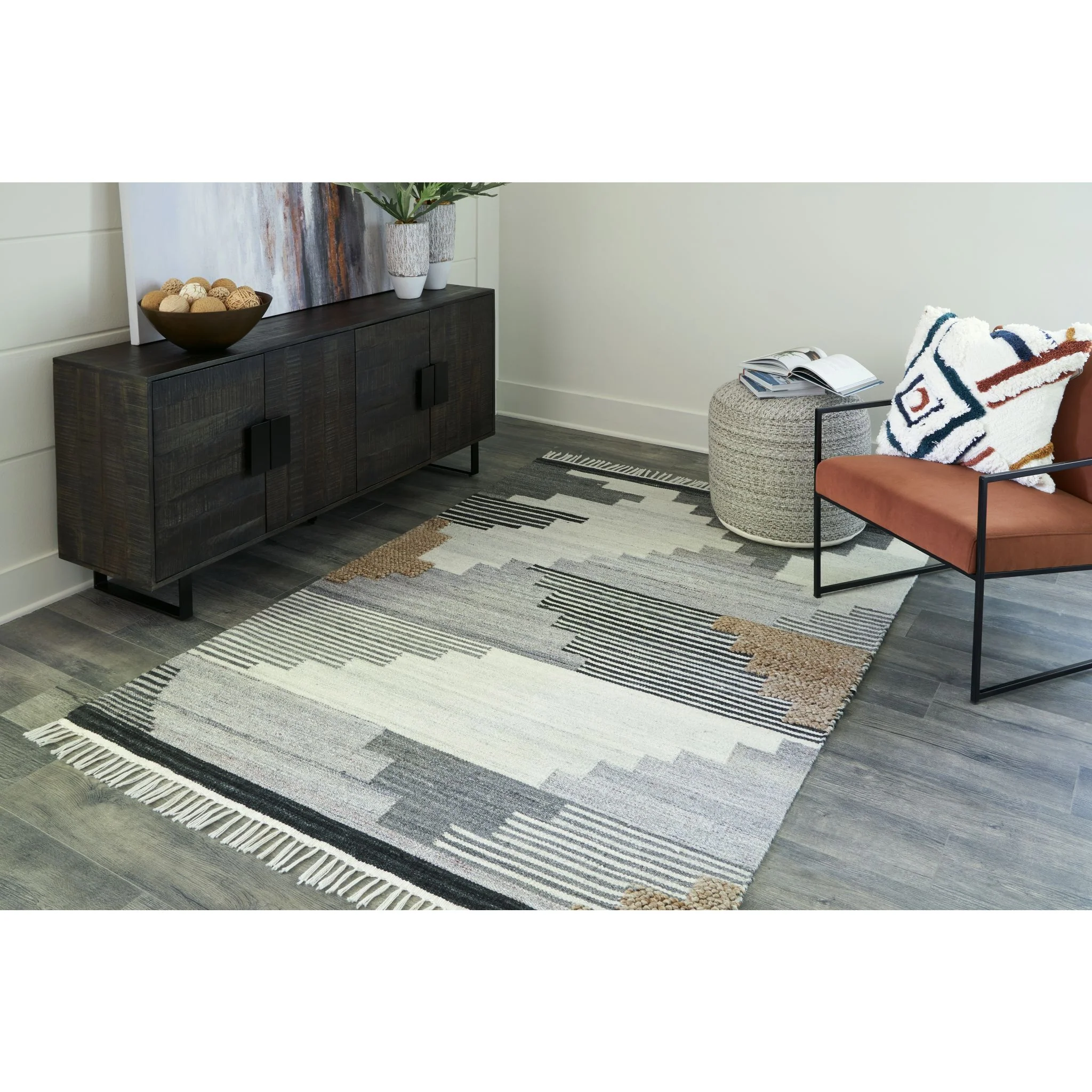 Roxsburg Area Rug - 5'x7' - Image 2