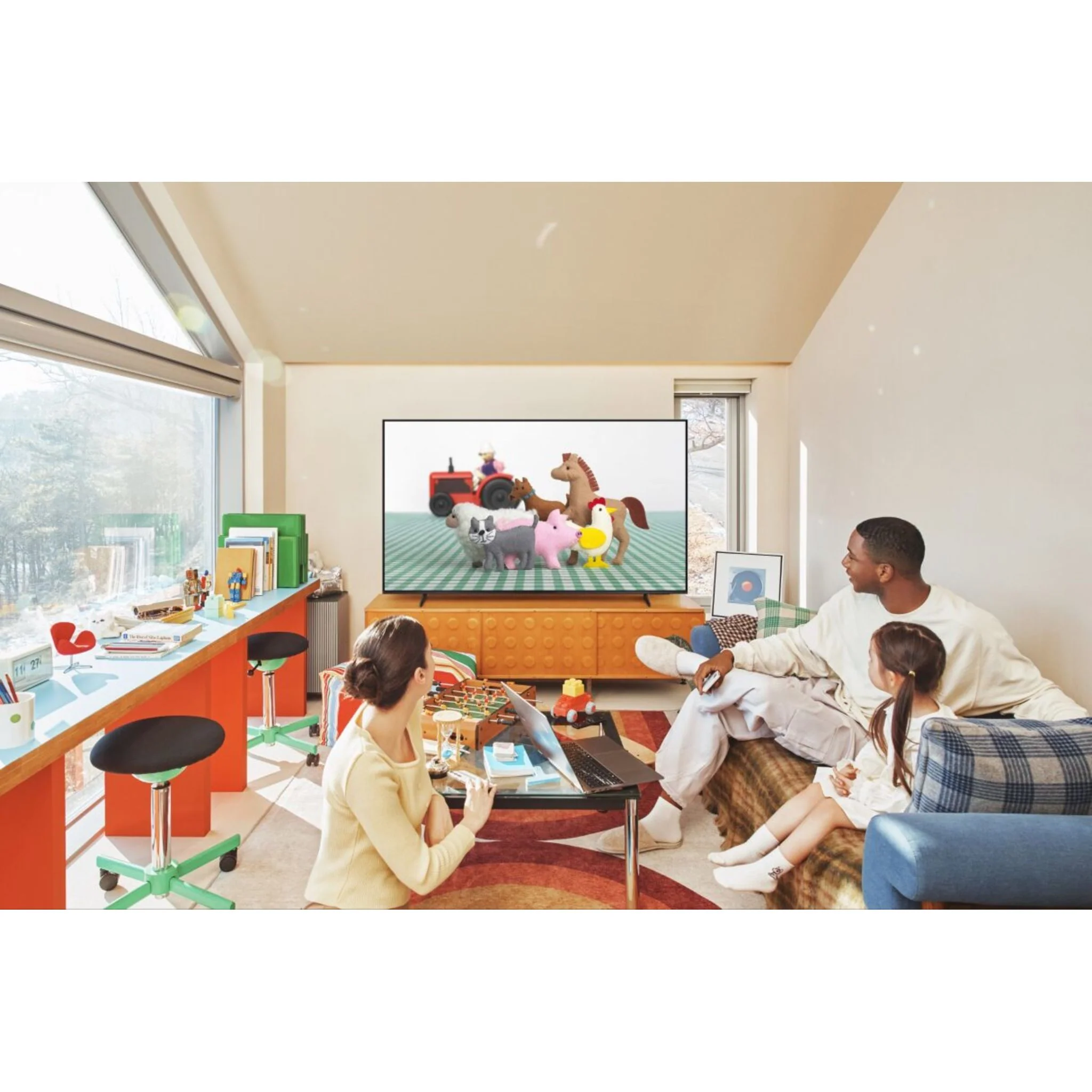 Samsung 55" QLED 4K Smart TV (QN55Q7FAAFXZC) - Black - Image 5