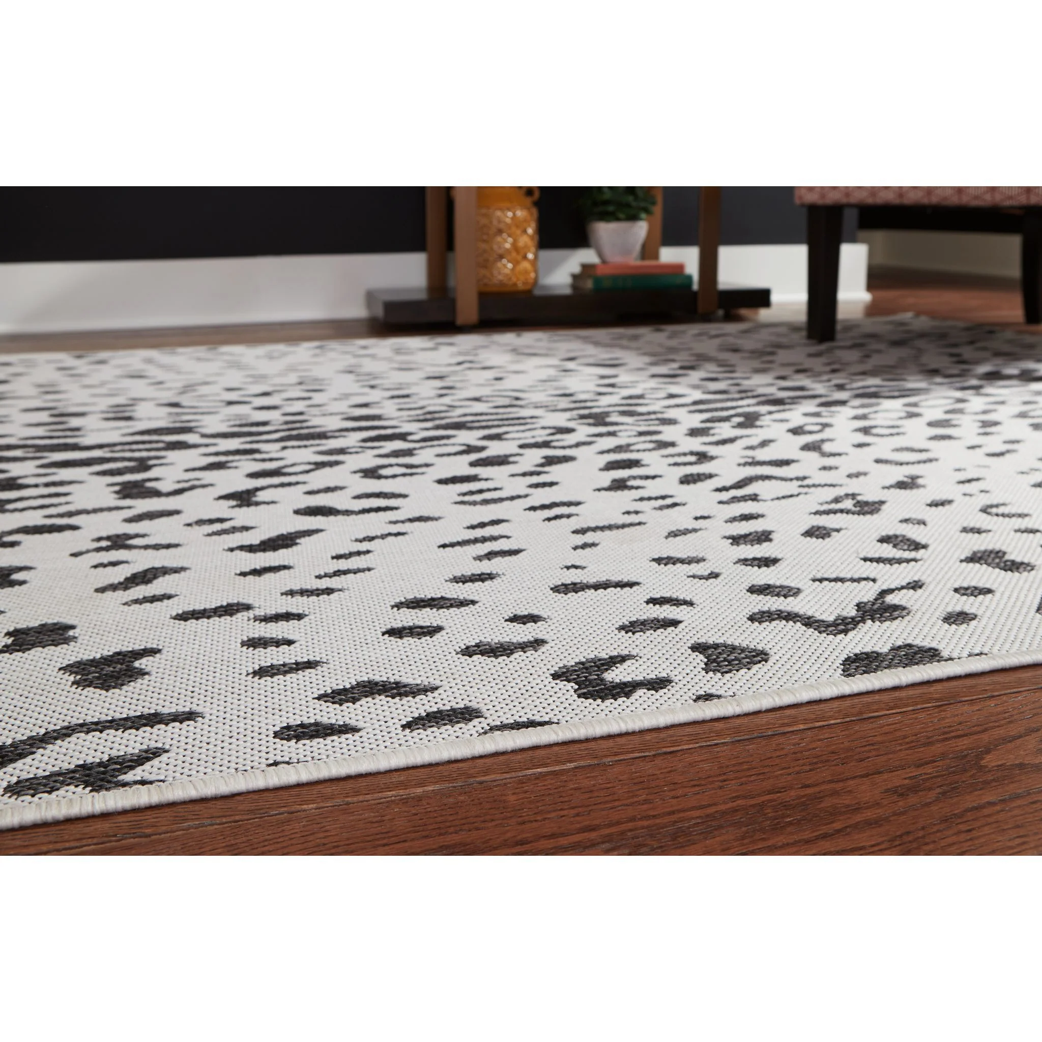 Samya Area Rug - 5'x8' - Image 3