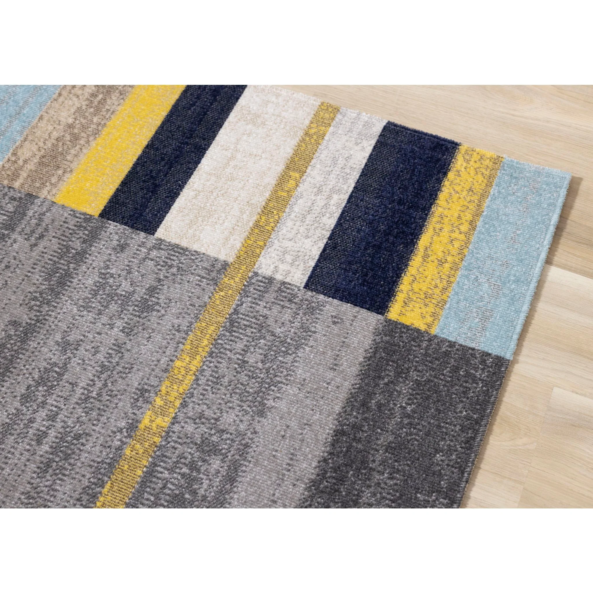 Sara Area Rug - 5'x8' - Image 4
