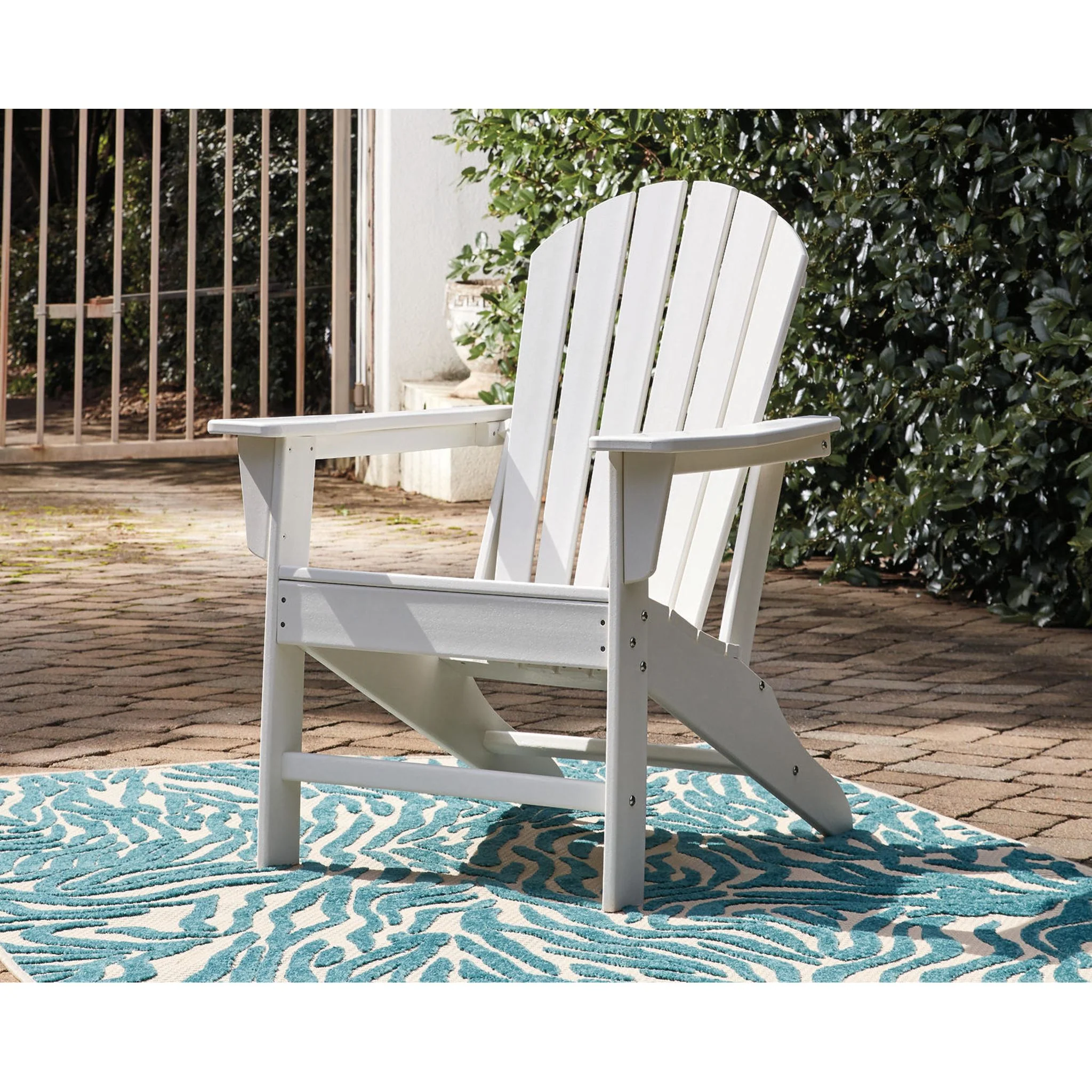 Sundown Treasure Outdoor Chair with End Table - Image 14