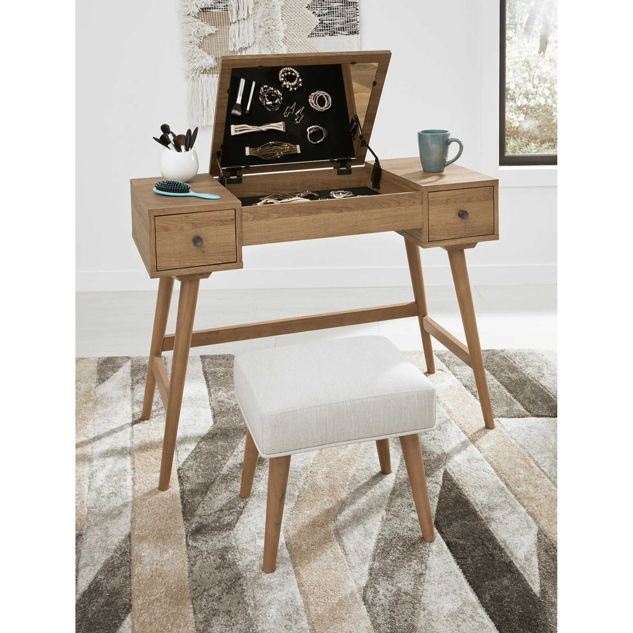 Thadamere Vanity Set - Light Brown - Image 6