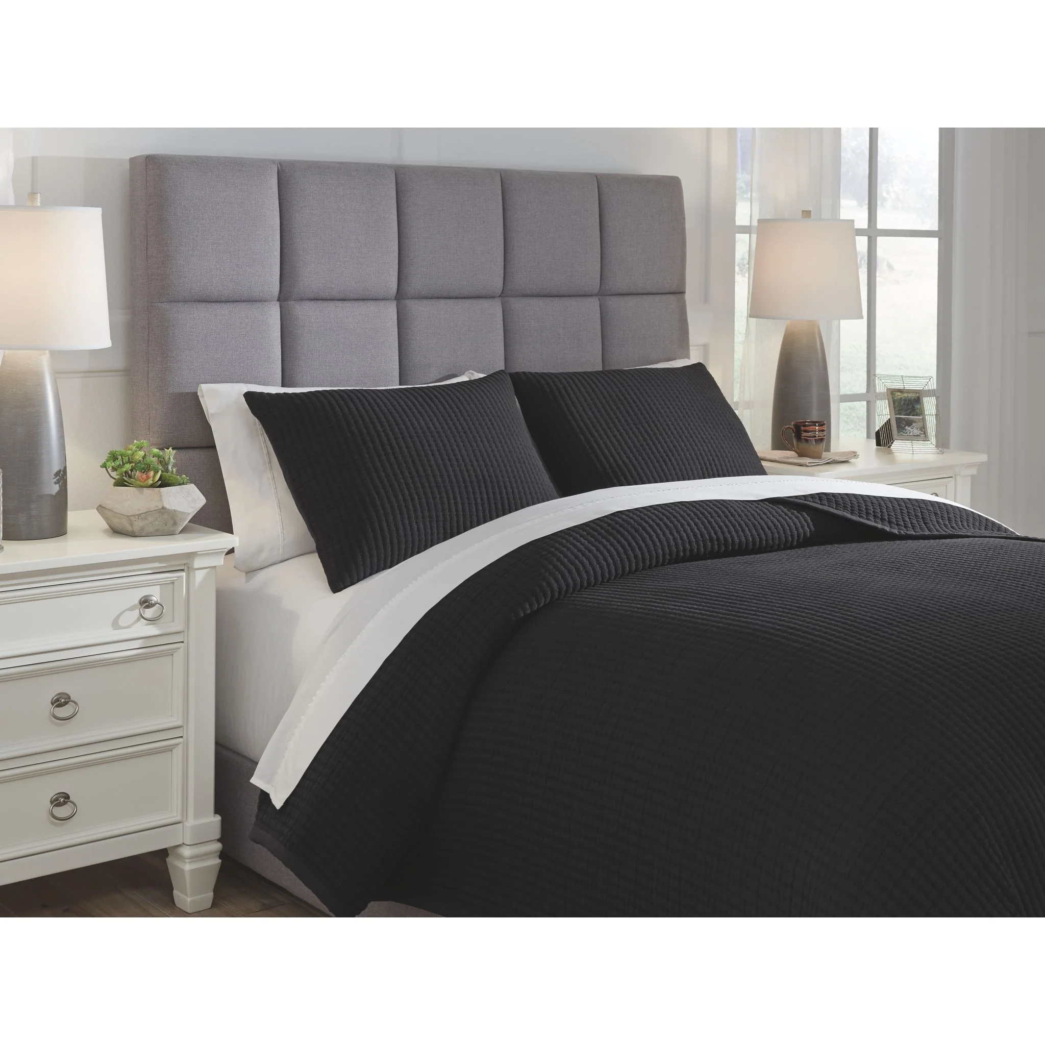 Thornam King Coverlet Set - King - Image 2