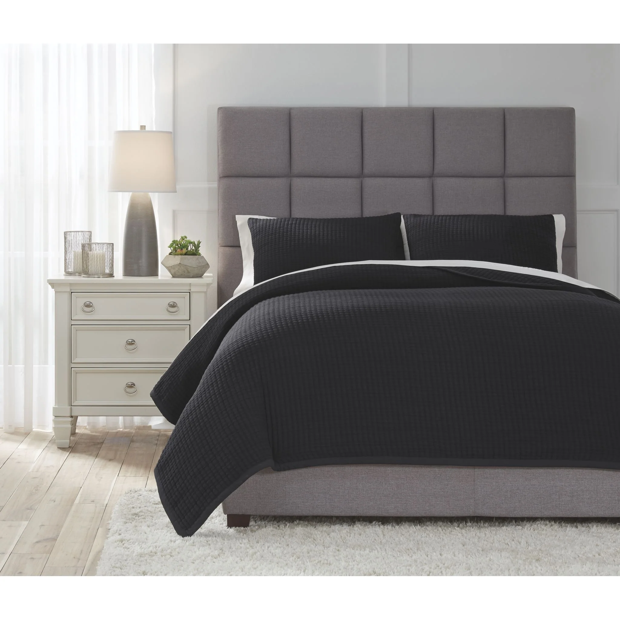 Thornam Queen Coverlet Set - Queen - Image 3