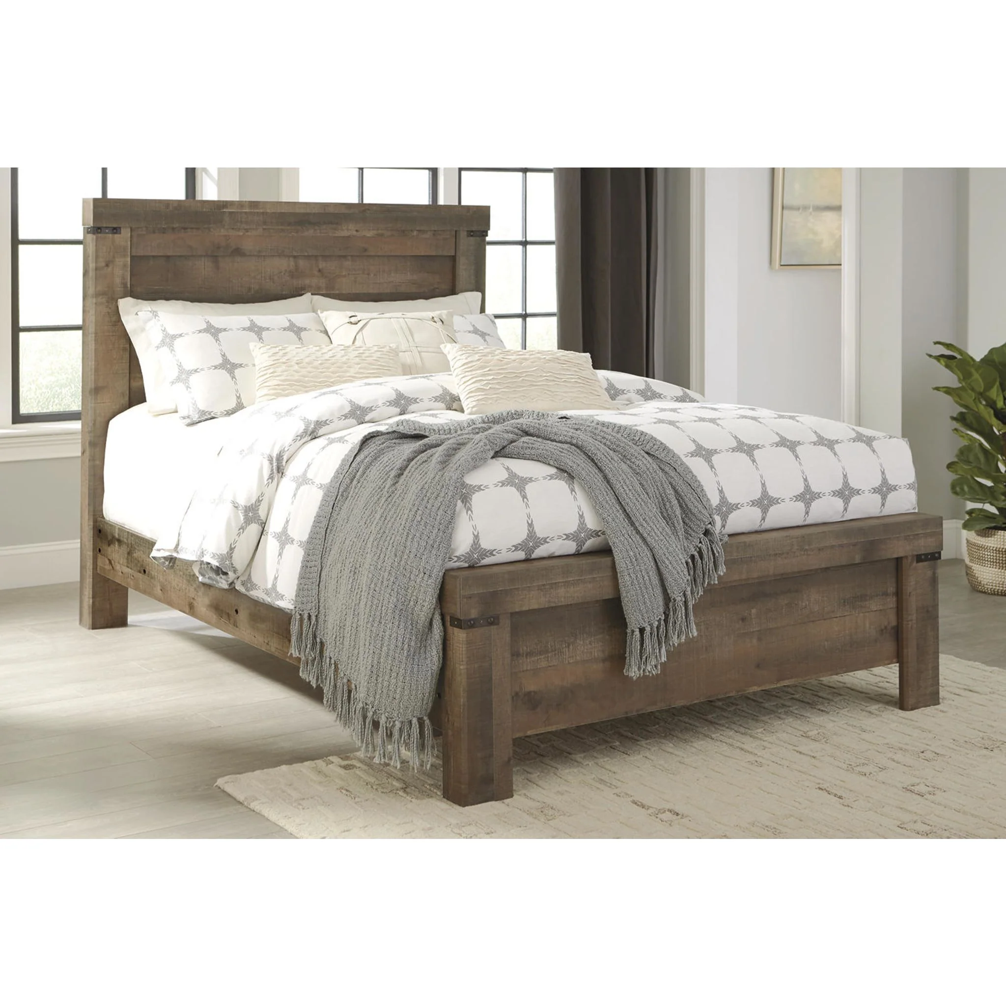 Trinell Queen Panel Bed - Brown - Image 2