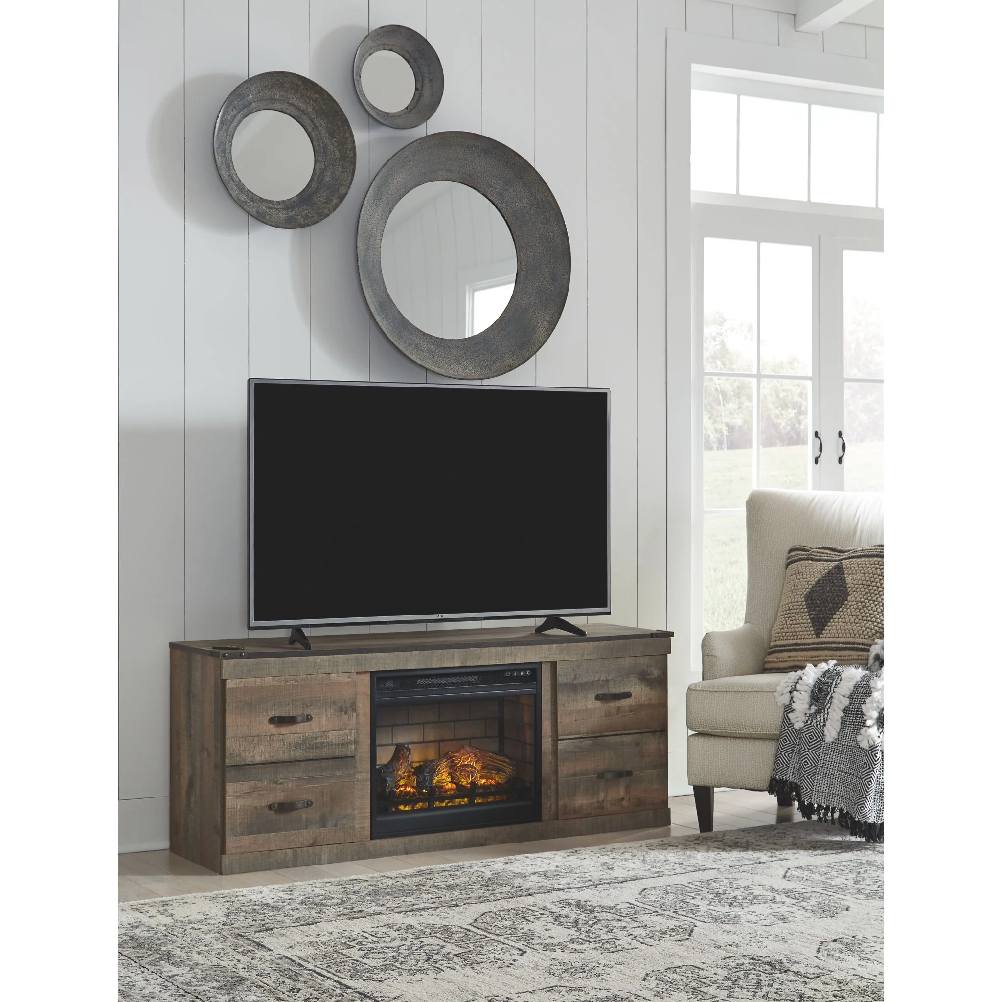 Trinell TV Stand - Brown - Image 2
