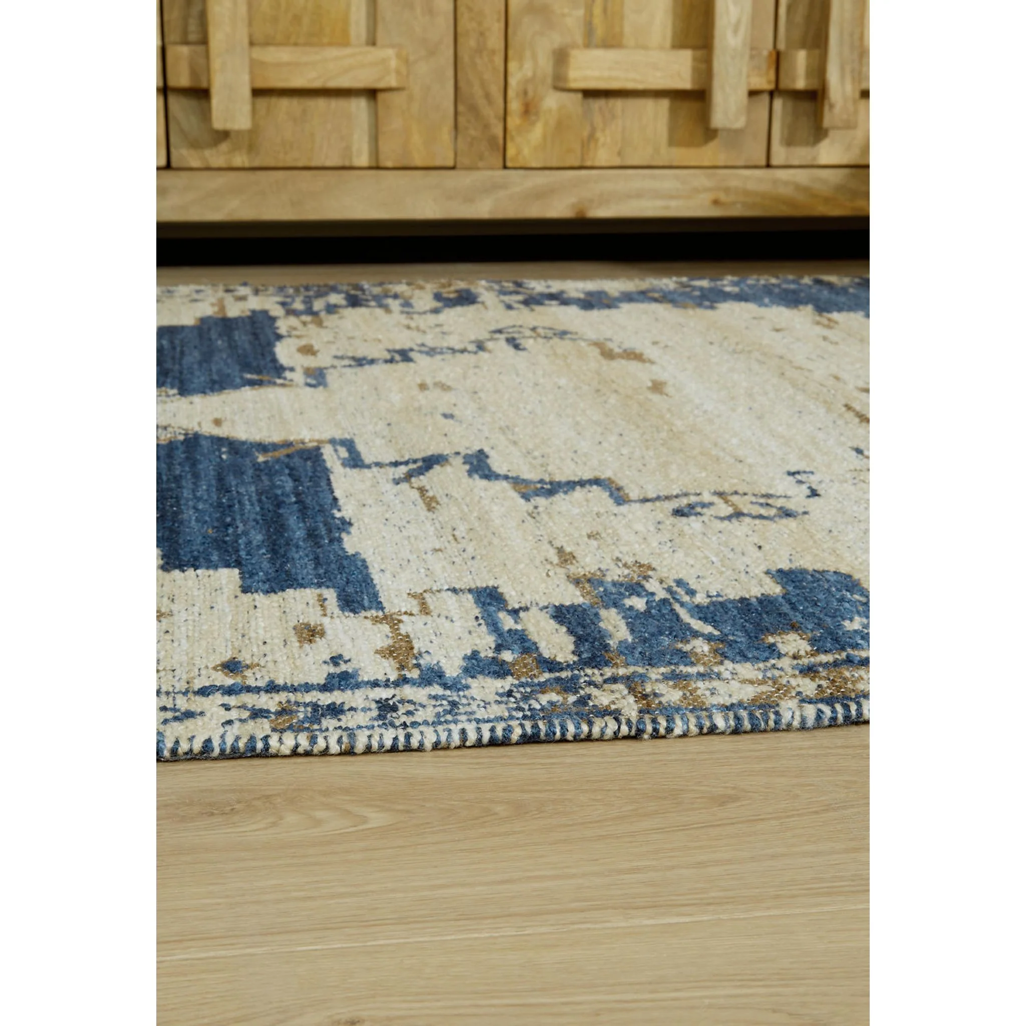 Varnler Area Rug - Image 9