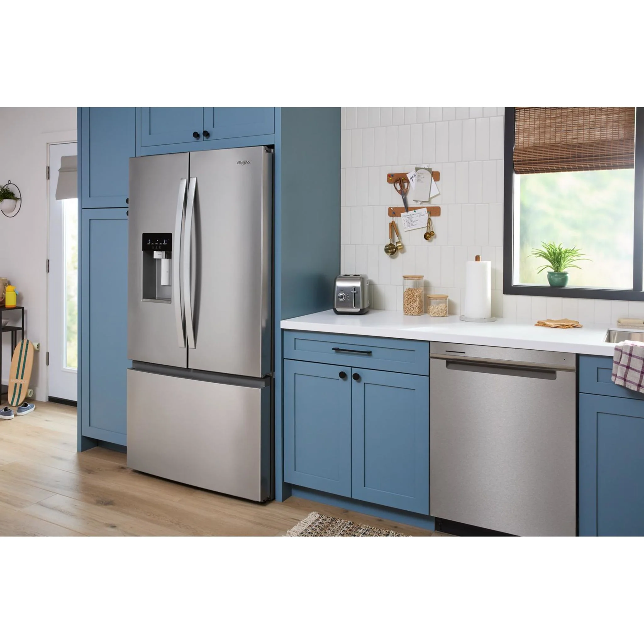 Whirlpool 36-inch Wide True Counter Depth 3-Door French Door Refrigerator - 23.4 cu. ft. - Black Stainless Finish (WRFC5036RV) - Image 11