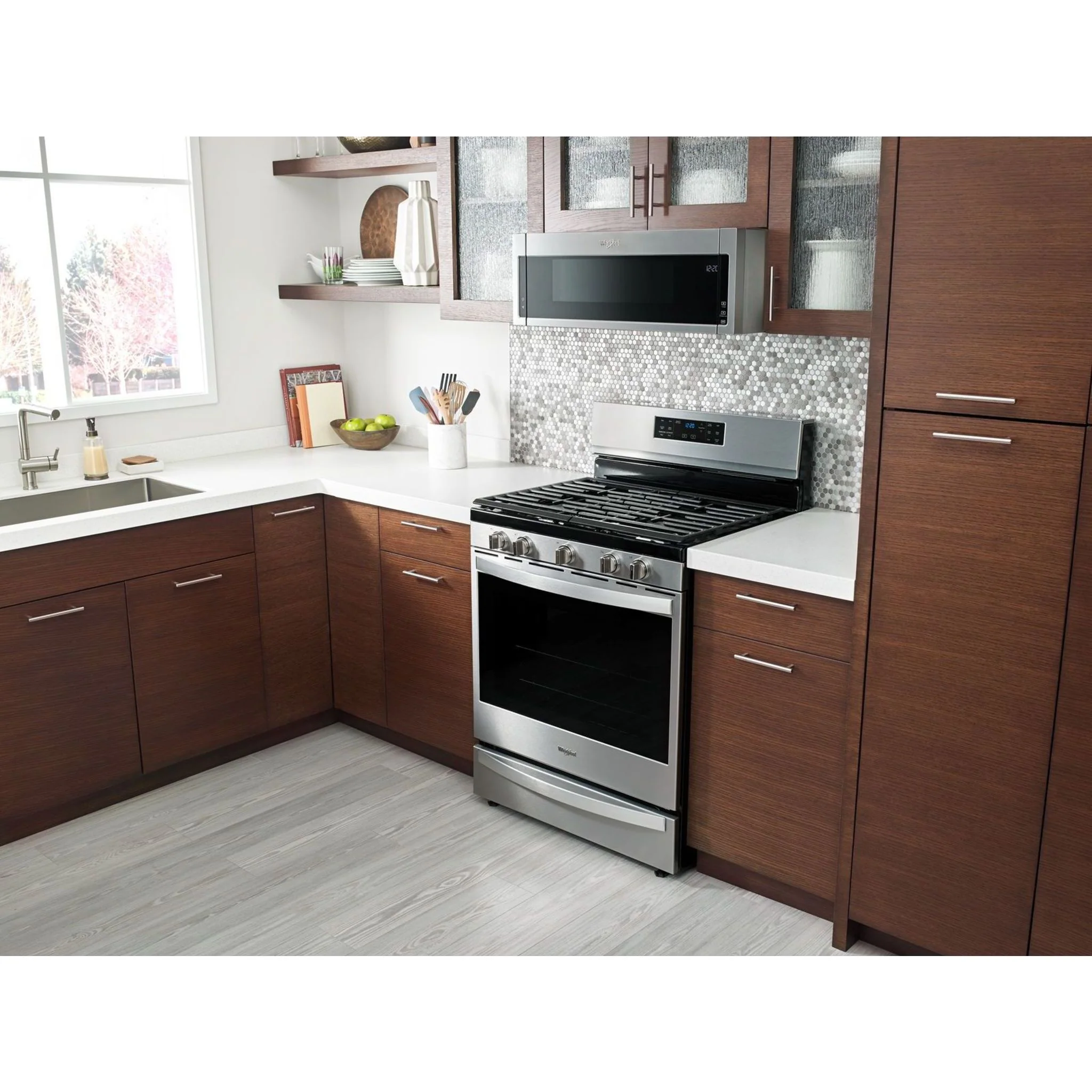 Whirlpool 5.8 cu. ft. Freestanding Gas Range with Frozen Bake Technology (WFG775H0HZ) - Image 11
