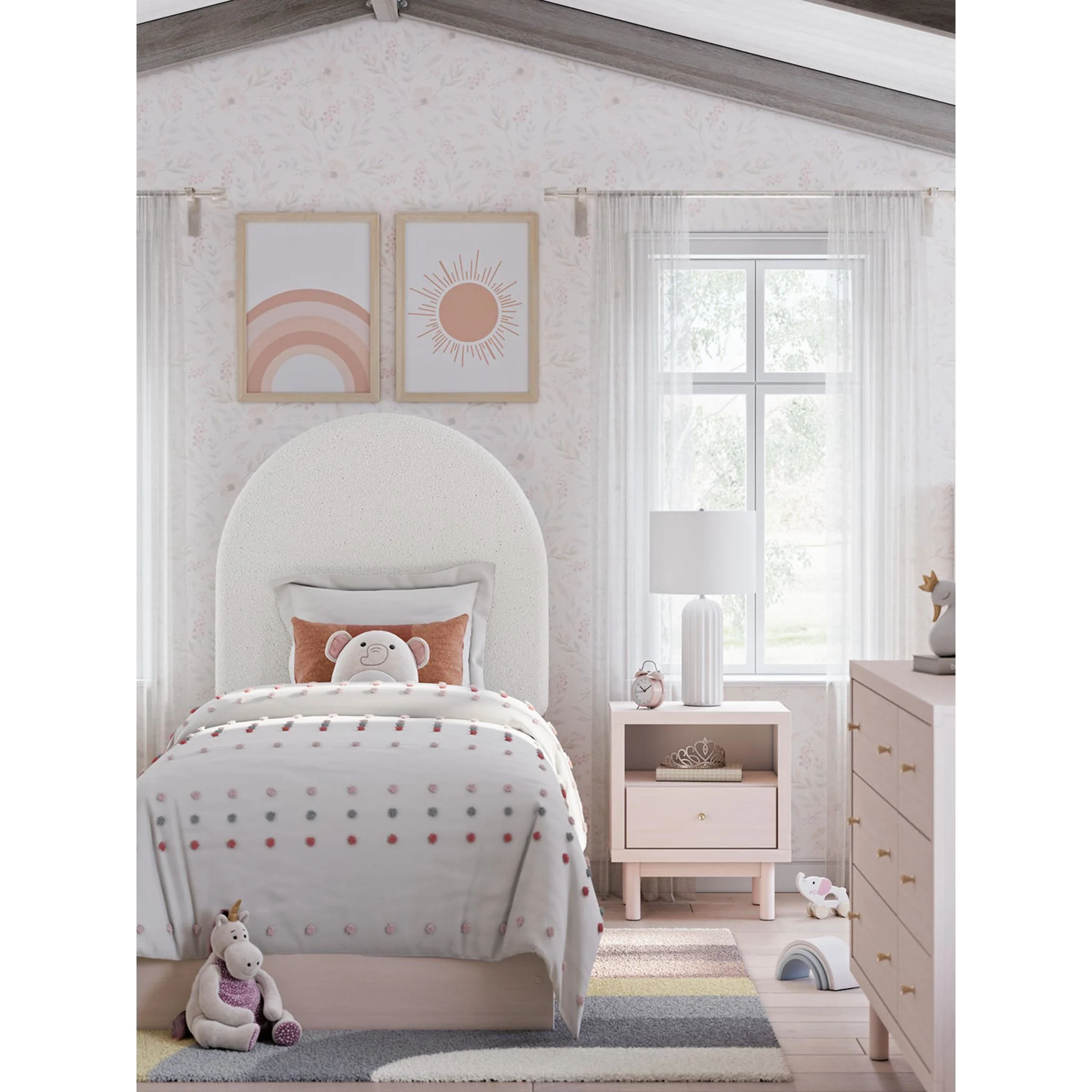 Wistenpine 6 Piece Platform Bedroom - Blush - Image 3