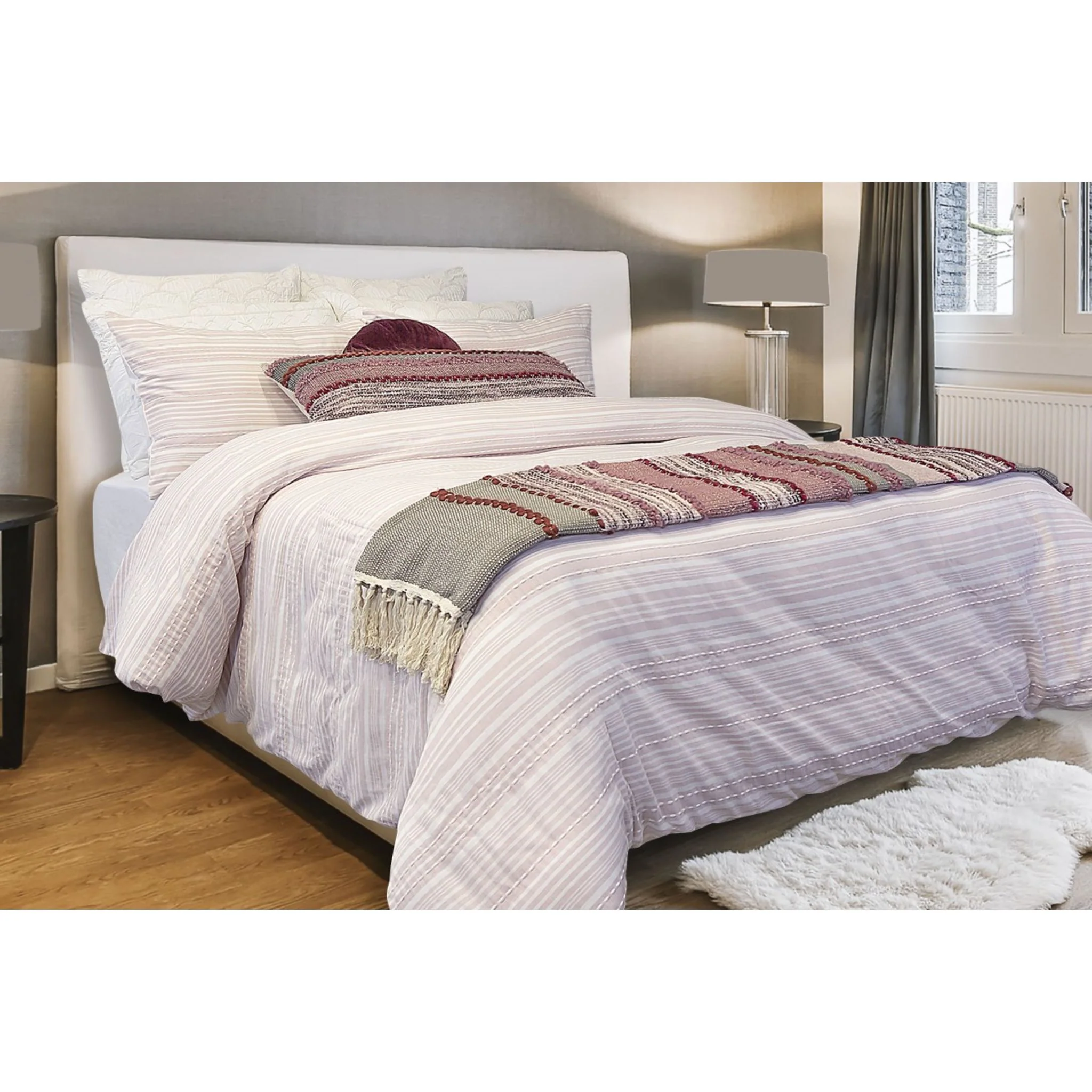 Yura 3 Piece Duvet Set
